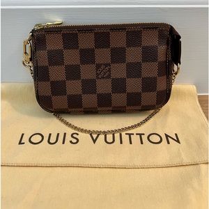 Louis Vuitton Mini Pochette Damier Ebene